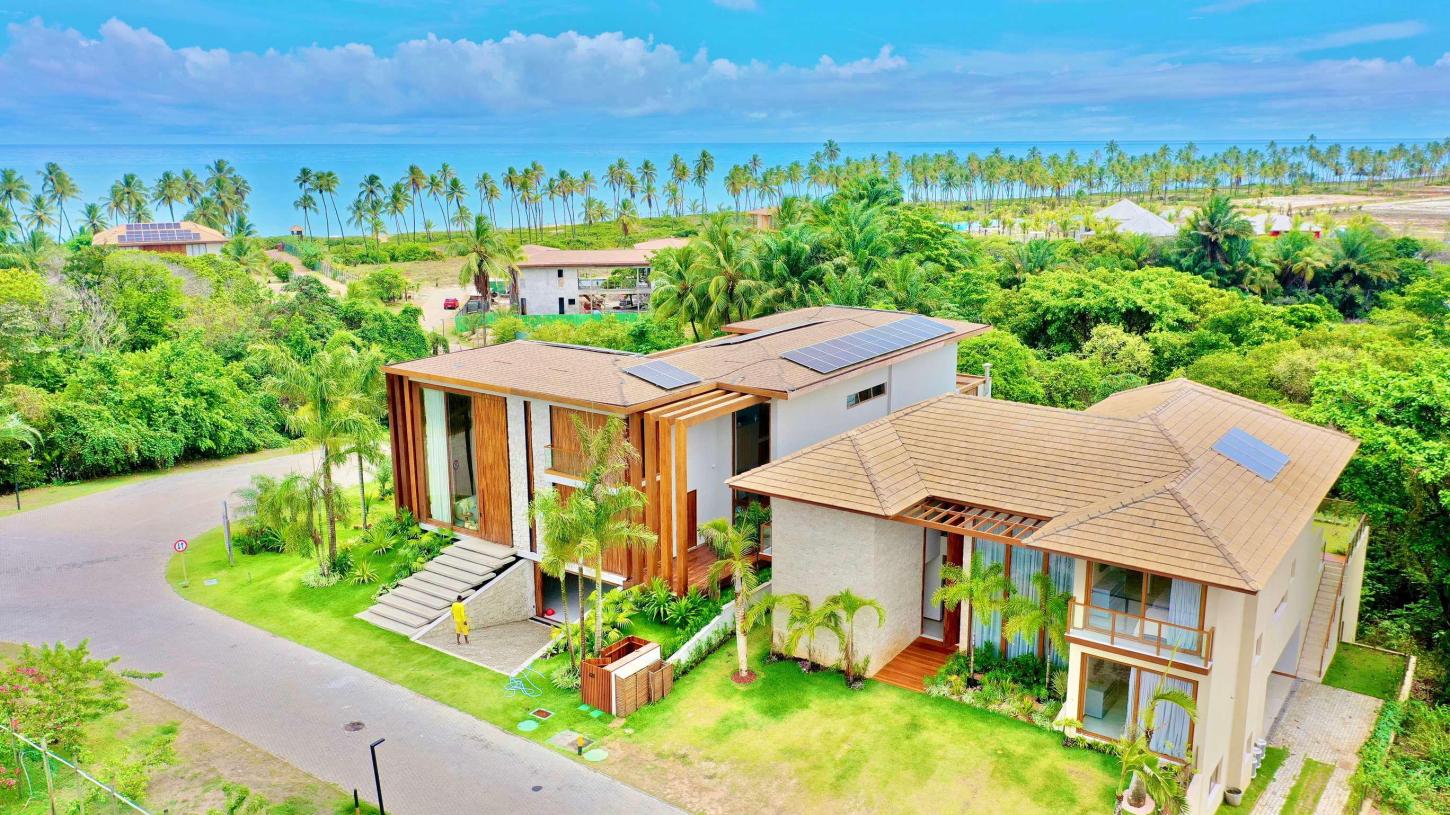 Casa alto padrão 9 suítes Forte Bahia