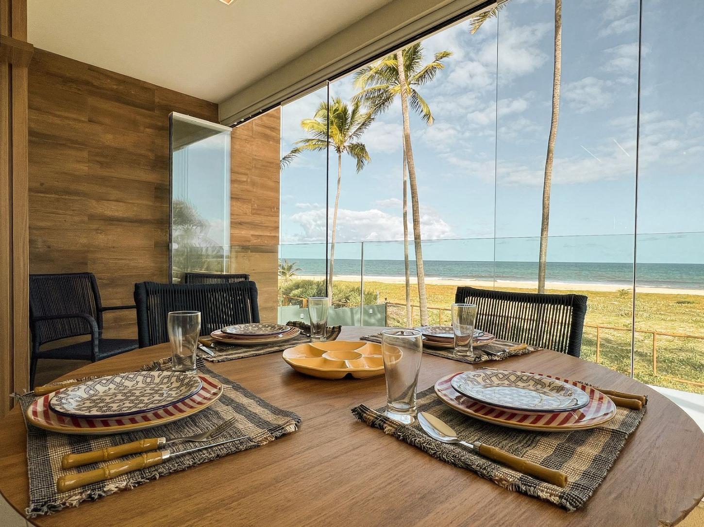Apartamento Vista Mar e Pé na Areia 3 Suites em Condomínio em Itacimirim